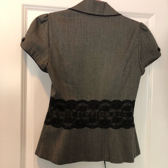 Grey Short Sleeve Business Blazer with Lace Detail - Picture 4 of 8